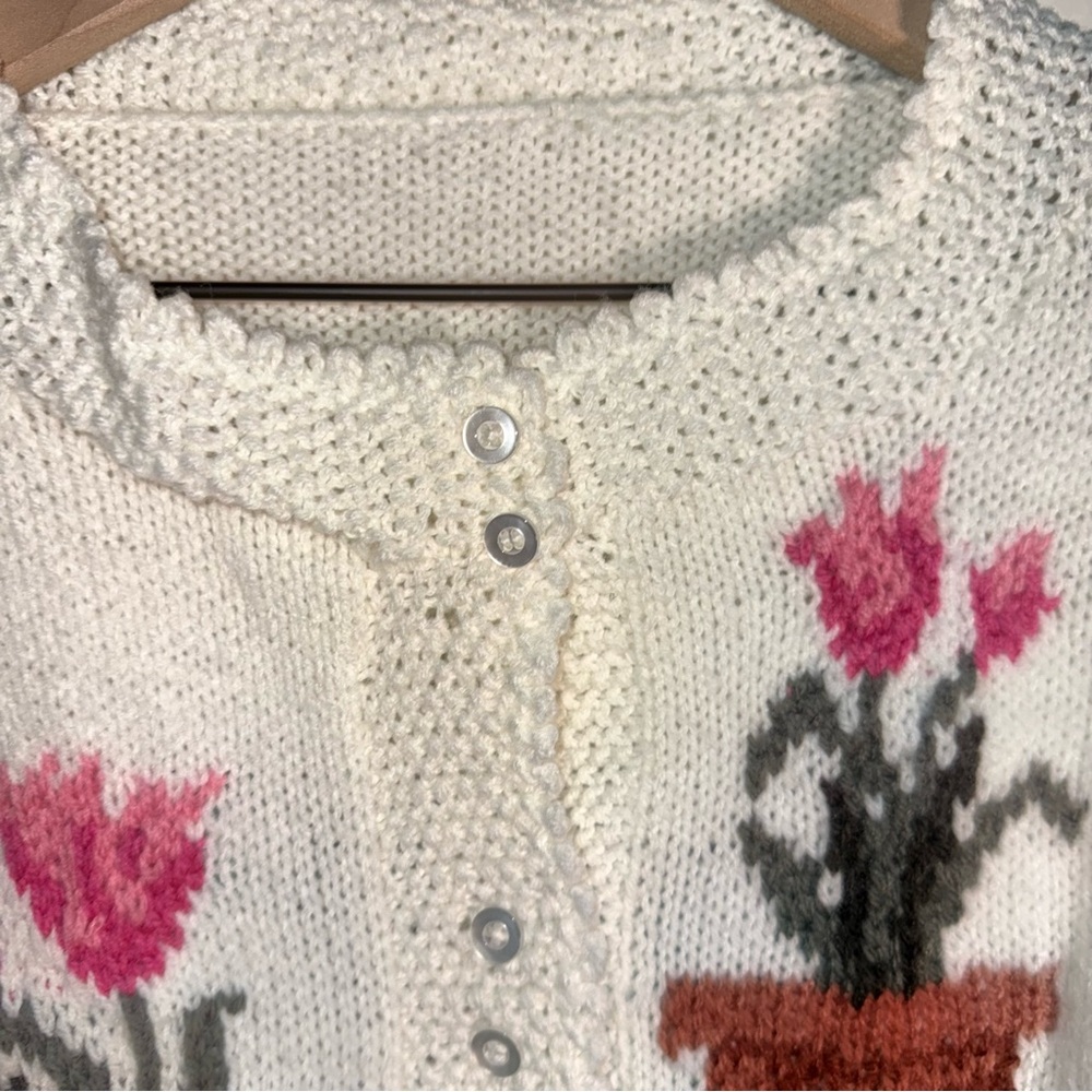 VINTAGE HANDMADE floral crochet knit garden core grandma cottagecore cardigan L - Picture 4 of 5